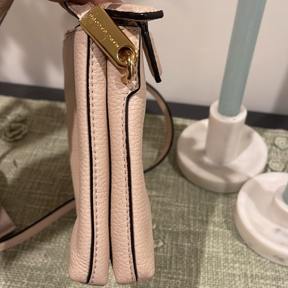 Marc Jacobs Vegan Leather Double-Zip Crossbody - Picture 5 of 16